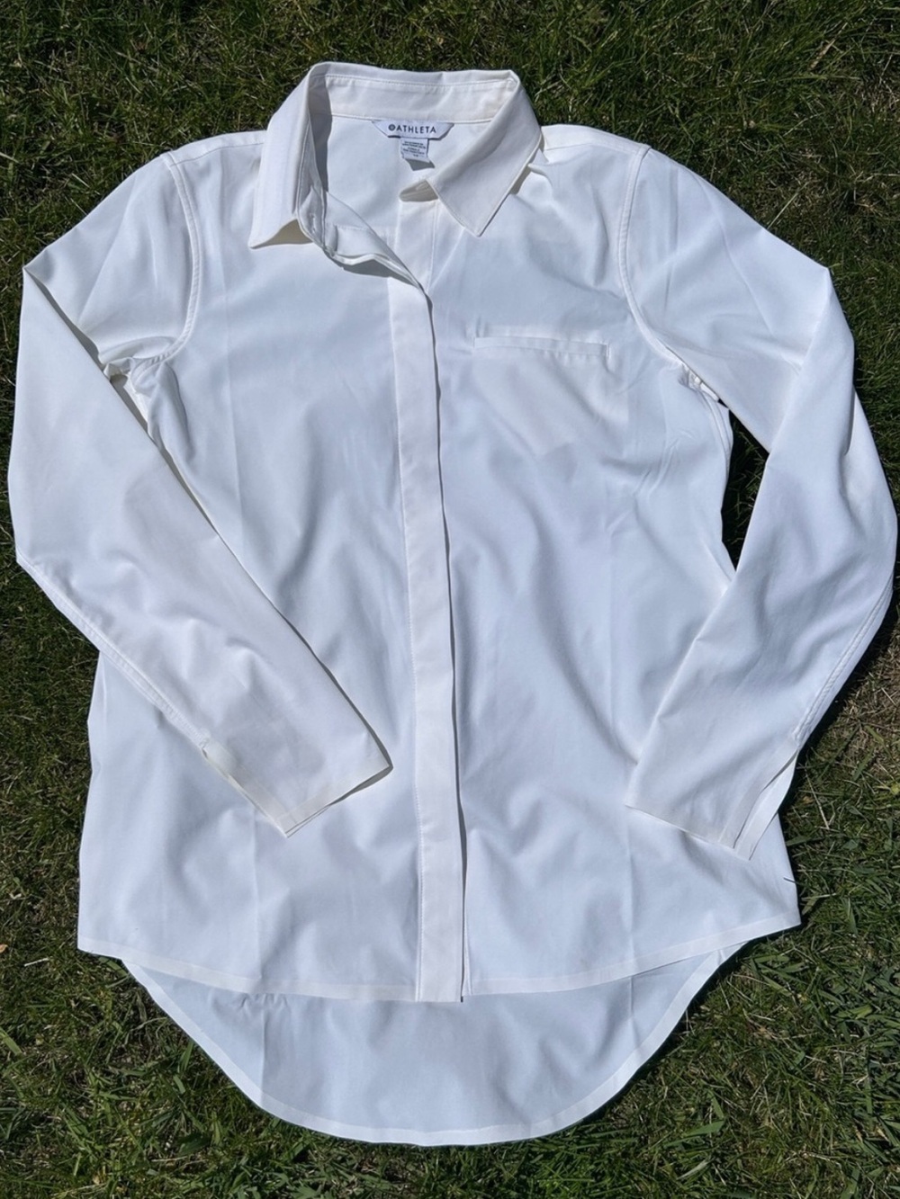 Athleta Magnolia White Long Sleeve Button Front Collared Shirt
Women’s Size XS